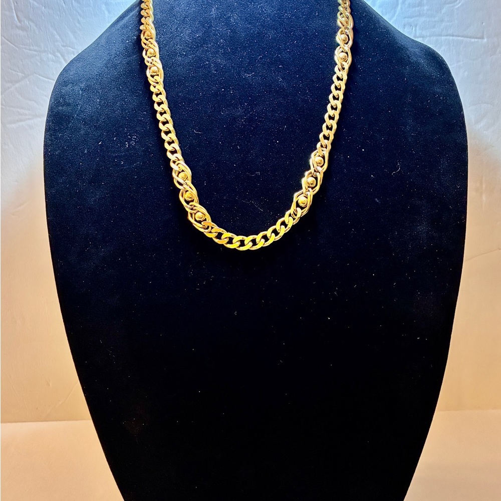 Beautiful Trifari Gold Tone Necklace with Small Balls In Links 24” Inches